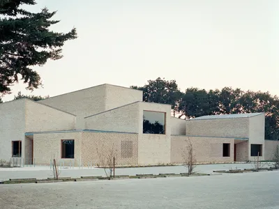 Espace Culturel des Pierres Blanches à Saint-Jean-de-Boiseau - RAUM (2019)