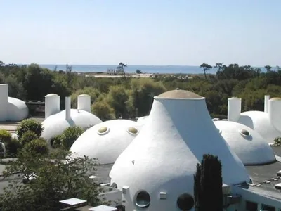 Village Vacances Renouveau à Beg-Meil (Fouesnant) - Henri Mouette, Pierre Székely (1969)