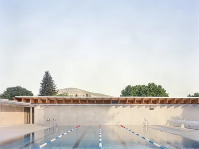 Piscine intercommunale de Quissac - V2S Architectes, Nas Architecture (2023)