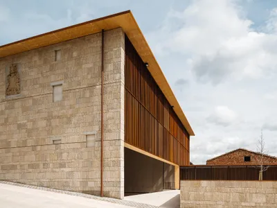Court de pelote basque à Aguilar de Codés - Verne Arquitectura, Alejandro Maortua (2024)