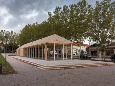 Halle multifonctionnelle de Gannat - Atelier du Rouget Simon Teyssou & associés (2020)