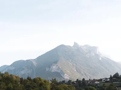 Cabane "La Suie" à Faverges-Seythenex - Philippe Paumelle + Richard Trézeux + Marina Poli (2024)