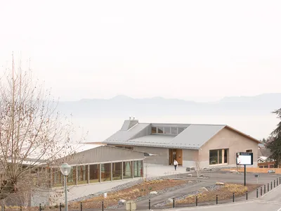 Équipements publics à Neuvecelle - atelierpng, Julien Boidot, Emilien Robin (2021)