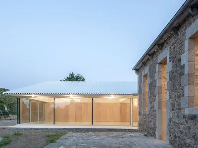 Salle polyvalente de Tréméven - BRA Bureau Réflexion Architecture (2021)