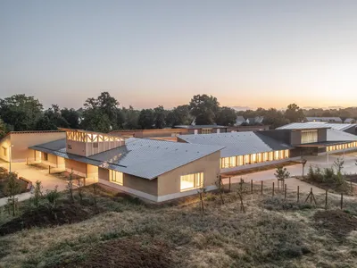Ecole de la Clairière à Mordelles - Tracks (2025)