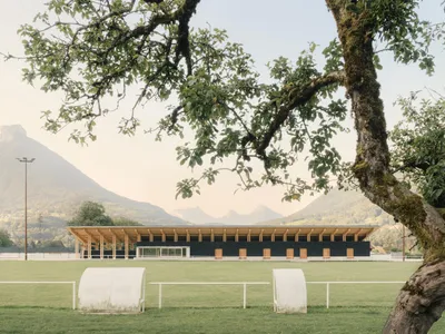 Vestiaire et club-House de Dingy-Saint-Clair - FARGA Architectes (2024)