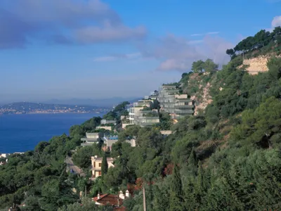 Résidence Pierre et Vacances à Cap-d'Ail - Ateliers Jean Nouvel (1991)