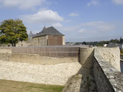 Musée archéologique à Mayenne - associer (atelierphilippemadec) (2008)
