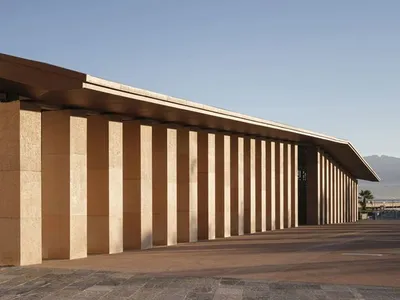 Halle de marché et Place Campinchi à Ajaccio - Bernard Desmoulin (2021)